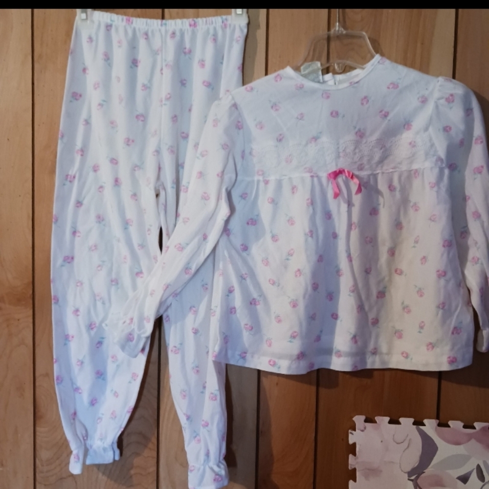 VTG girls BEES & JAM pink pajama set long sleeved warWhite and Pink Kids Pajamas